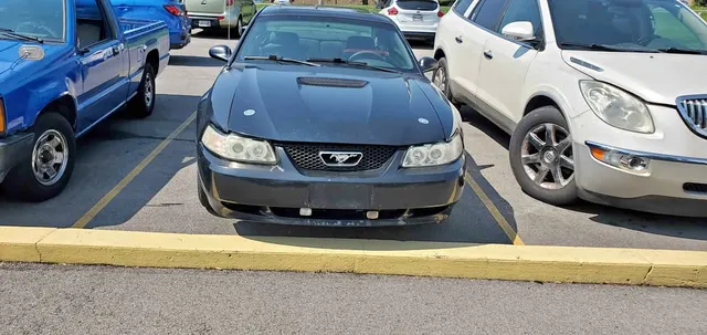 2002 Ford Mustang V6 Coupe 2D