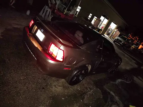 2002 Ford Mustang V6 Coupe 2D
