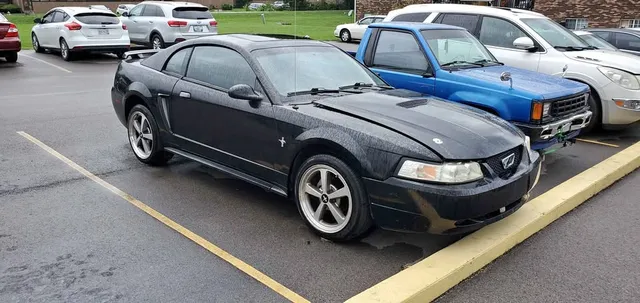 2002 Ford Mustang V6 Coupe 2D