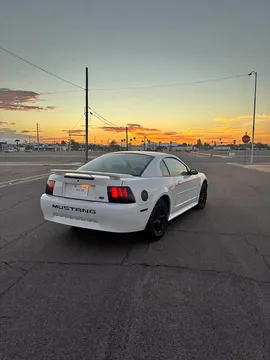 2002 Ford Mustang V6 Coupe 2D