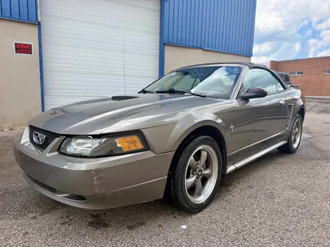 2002 Ford Mustang V6 Premium Convertible 2D