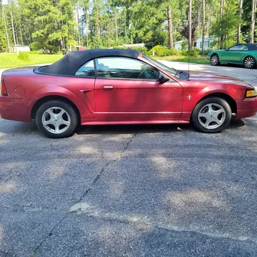 2002 Ford Mustang V6 Premium Convertible 2D