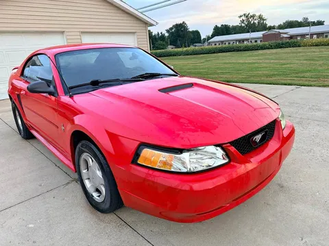 2002 Ford Mustang V6 Premium Coupe 2D