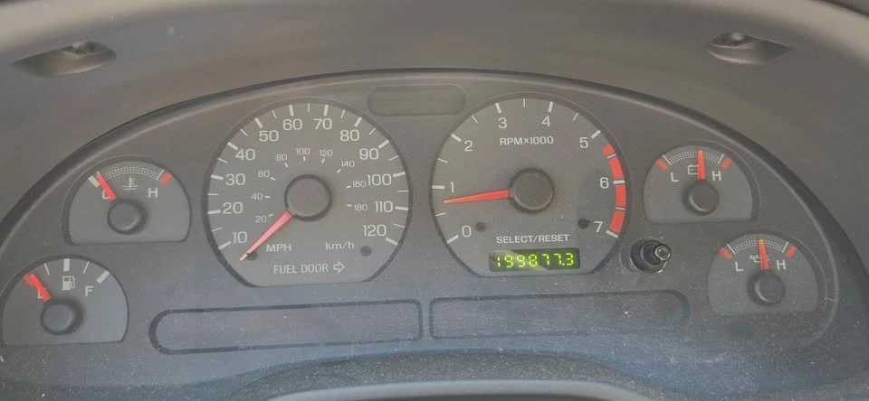 2002 Ford SN95 Mustang - Image 10 of 10