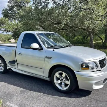 2002 Ford SVT Lightning F-150