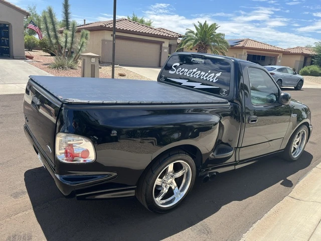 2002 Ford F-150 SVT Lightning 10th Gen - Image 4 of 16