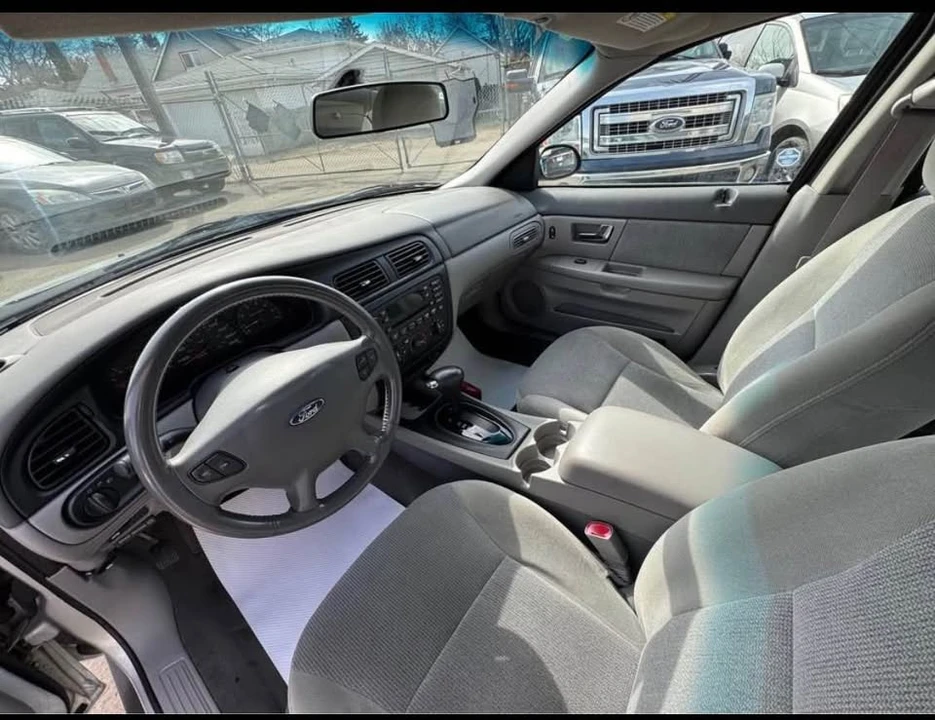 2002 Ford Taurus 4th Gen - Image 13 of 17