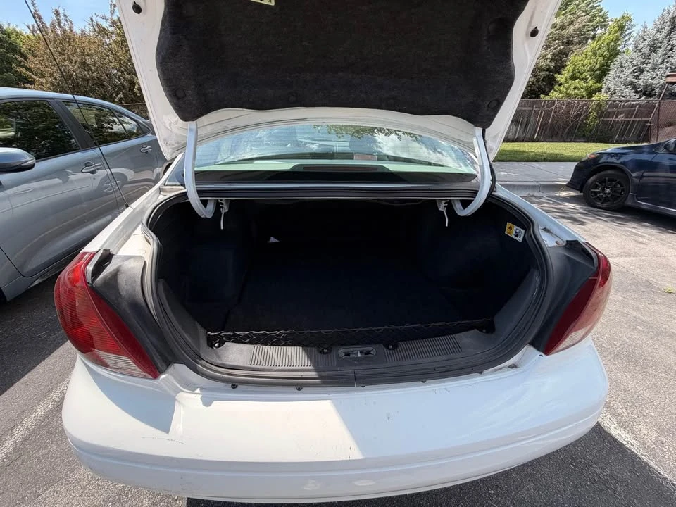 2002 Ford Taurus 4th Gen - Image 4 of 11