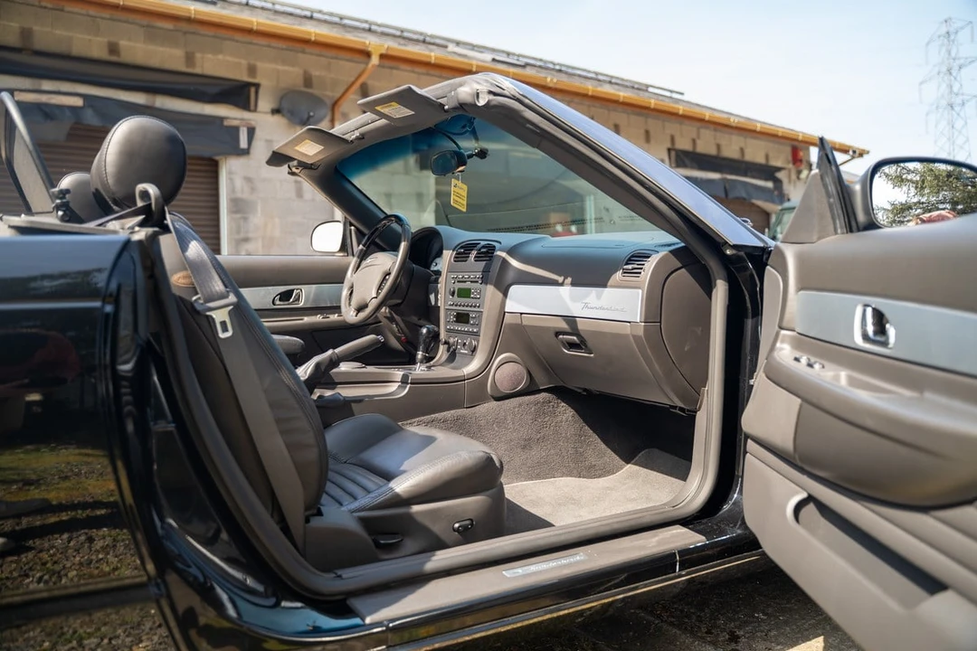 2002 Ford Thunderbird 11th Gen - Image 27 of 30