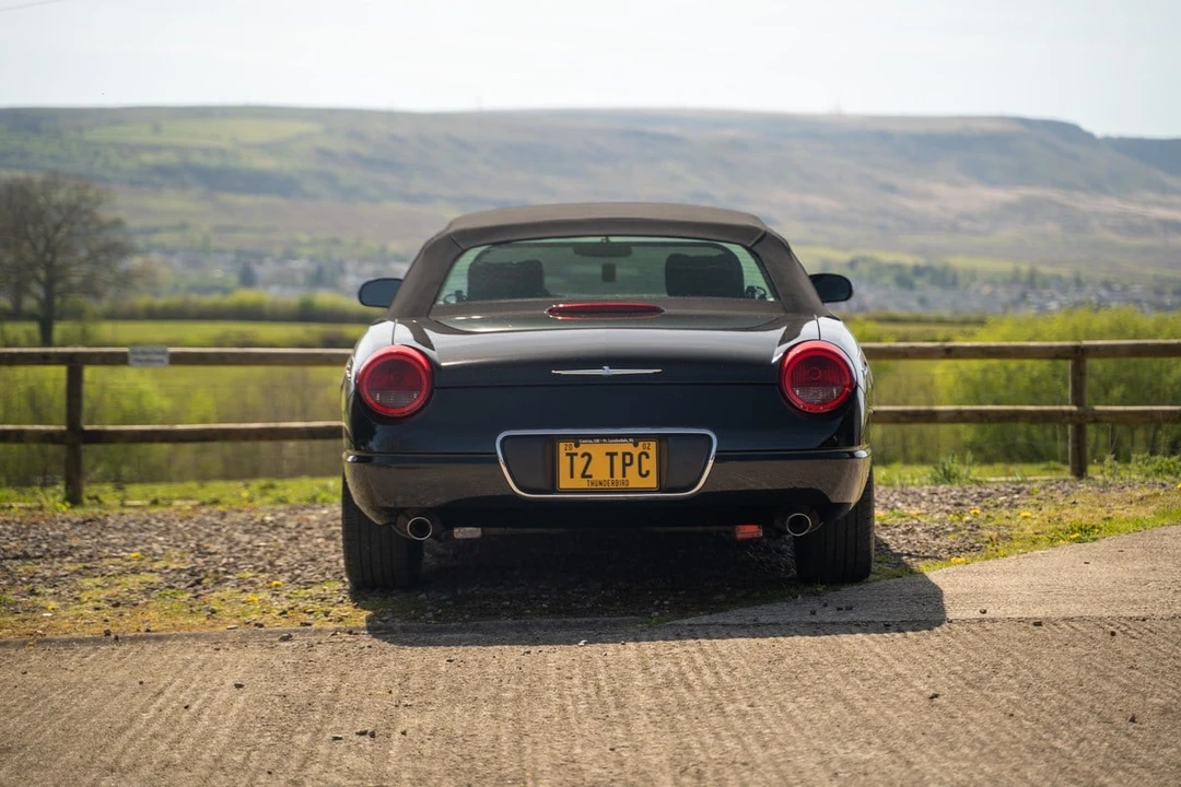 2002 Ford Thunderbird 11th Gen - Image 12 of 30