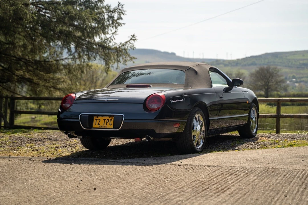2002 Ford Thunderbird 11th Gen - Image 13 of 30