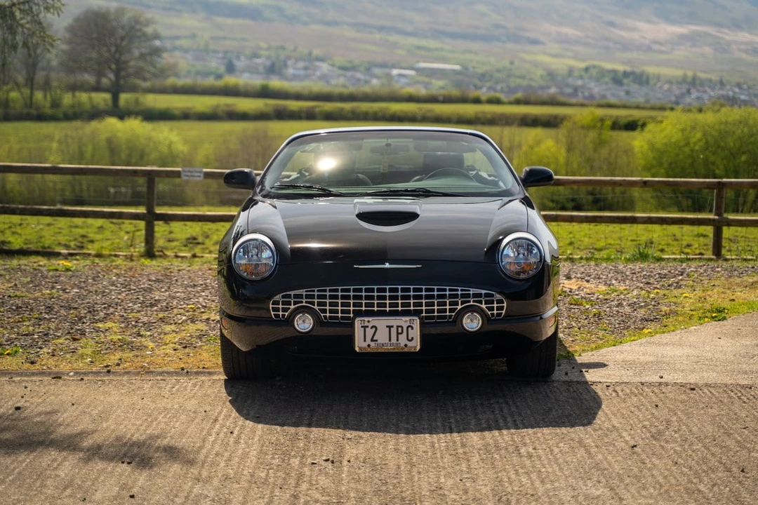 2002 Ford Thunderbird 11th Gen - Image 2 of 30