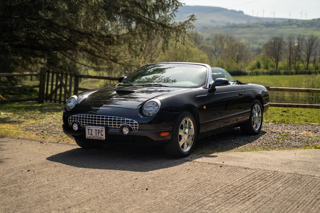 2002 Ford Thunderbird 11th Gen - Image 3 of 30