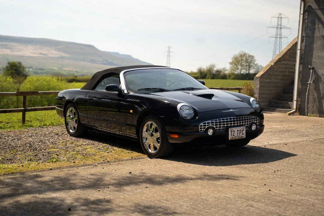 2002 Ford Thunderbird 11th Gen - Image 8 of 30