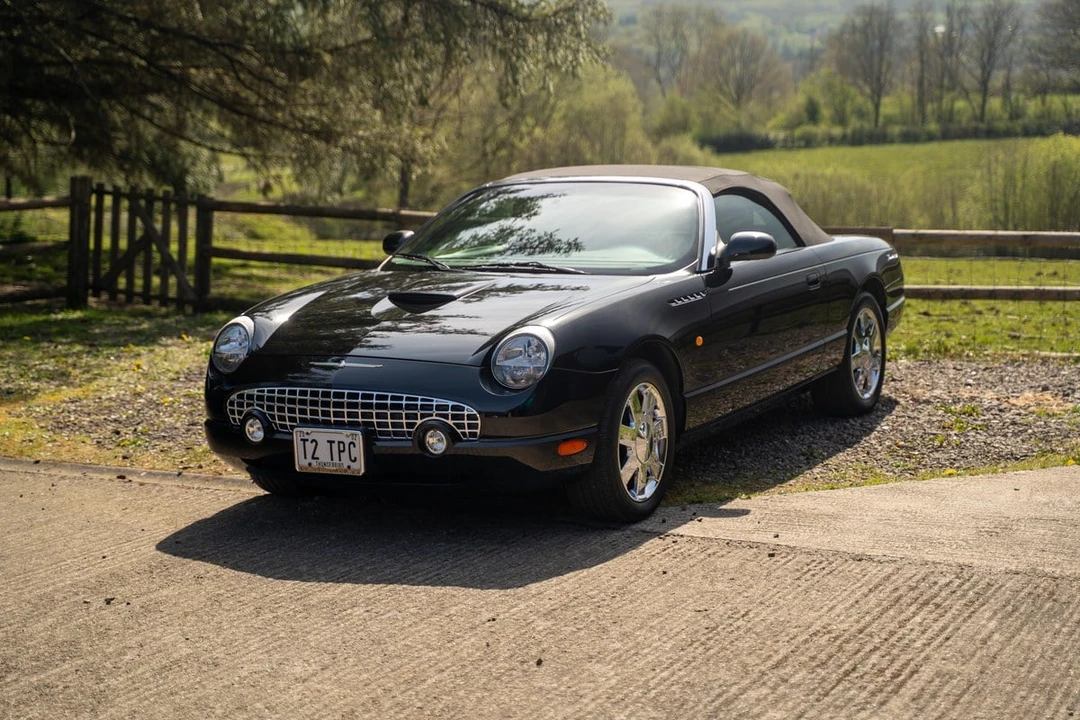 2002 Ford Thunderbird 11th Gen - Image 9 of 30