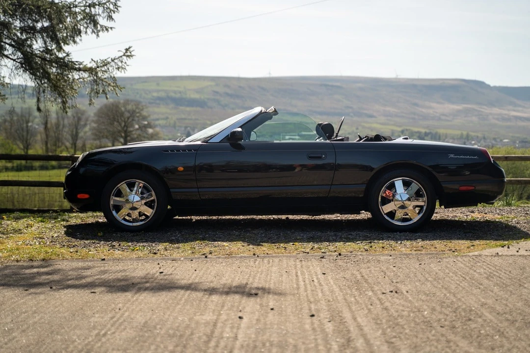 2002 Ford Thunderbird 11th Gen - Image 4 of 30