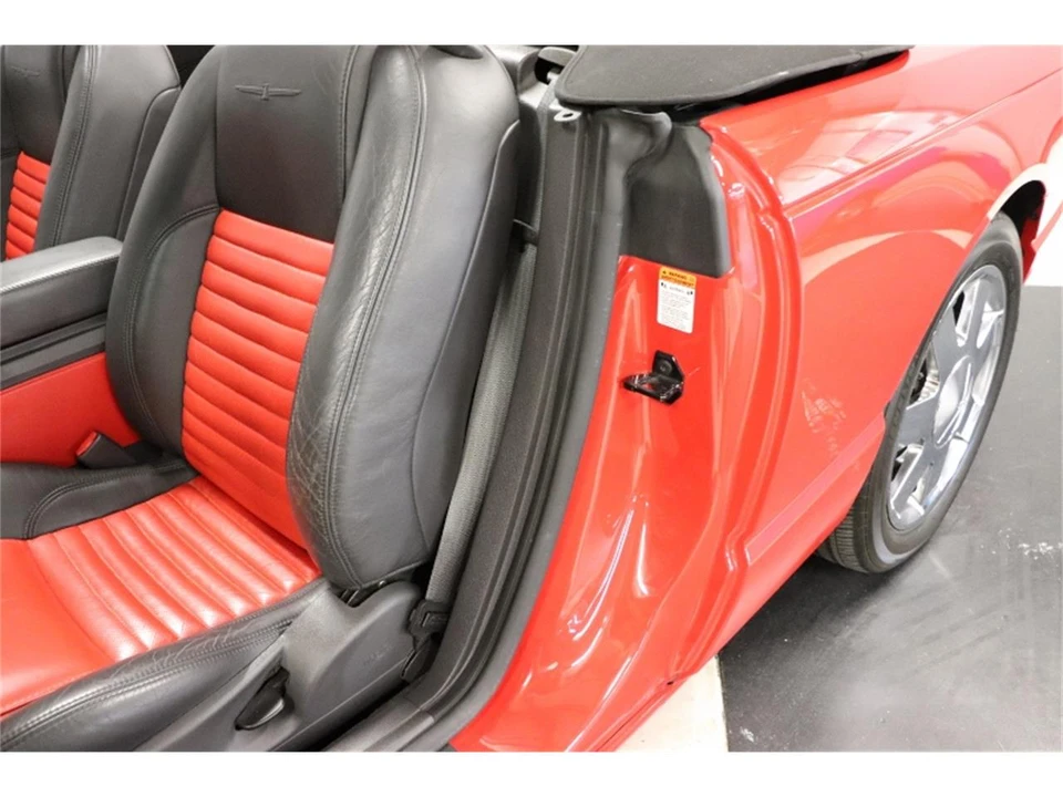 2002 Ford Thunderbird 11th Gen - Image 28 of 31