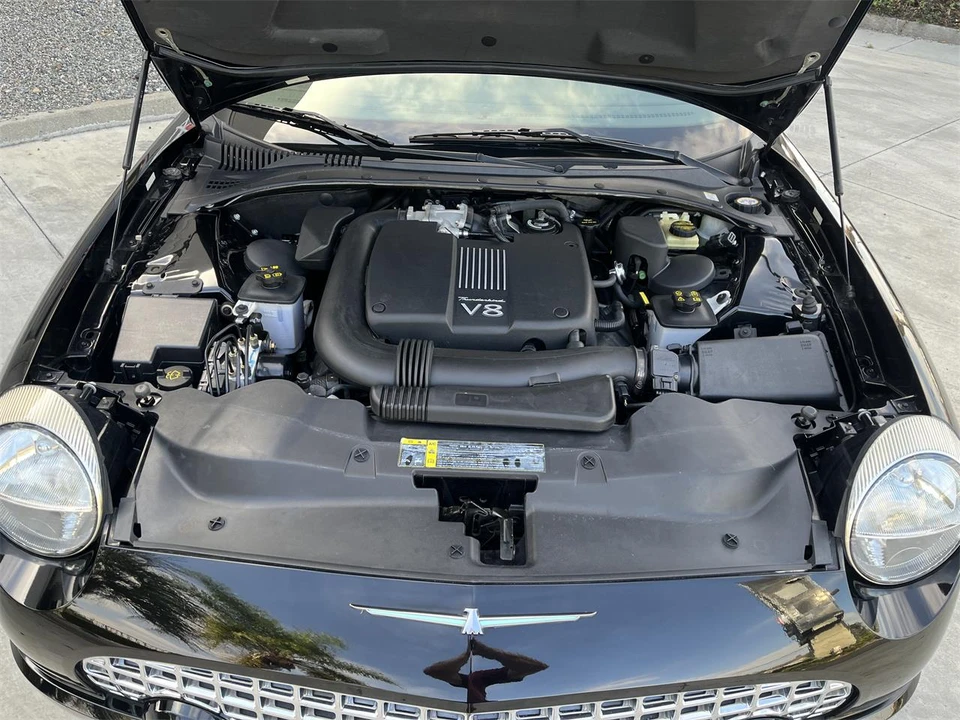 2002 Ford Thunderbird 11th Gen - Image 20 of 31