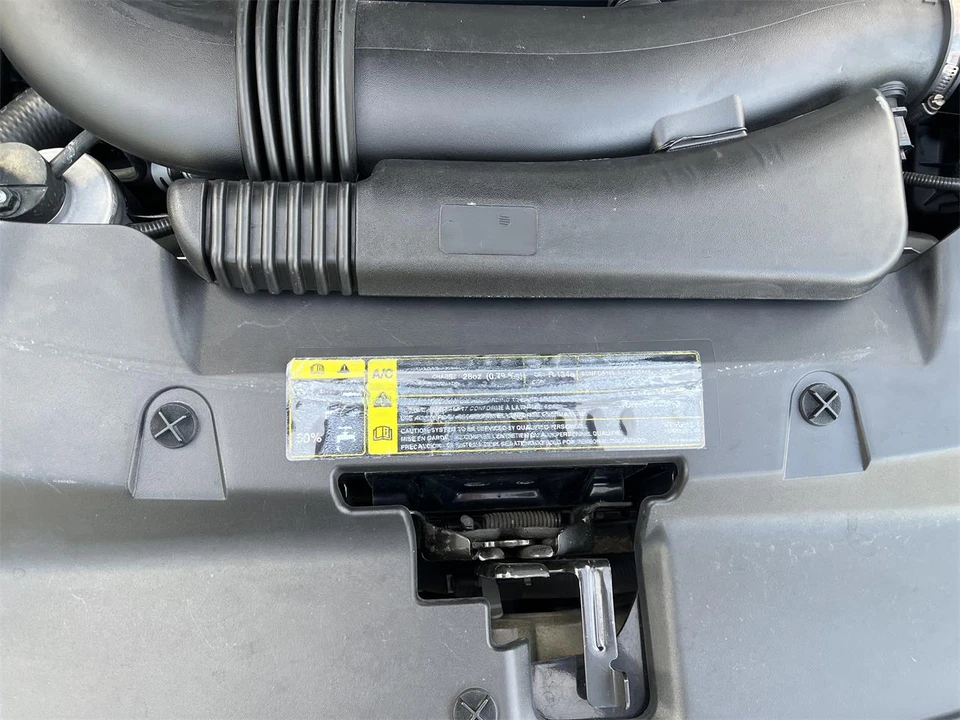 2002 Ford Thunderbird 11th Gen - Image 21 of 31