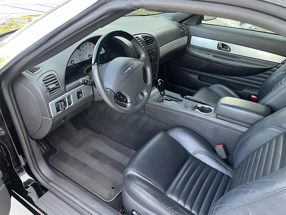 2002 Ford Thunderbird 11th Gen - Image 26 of 31