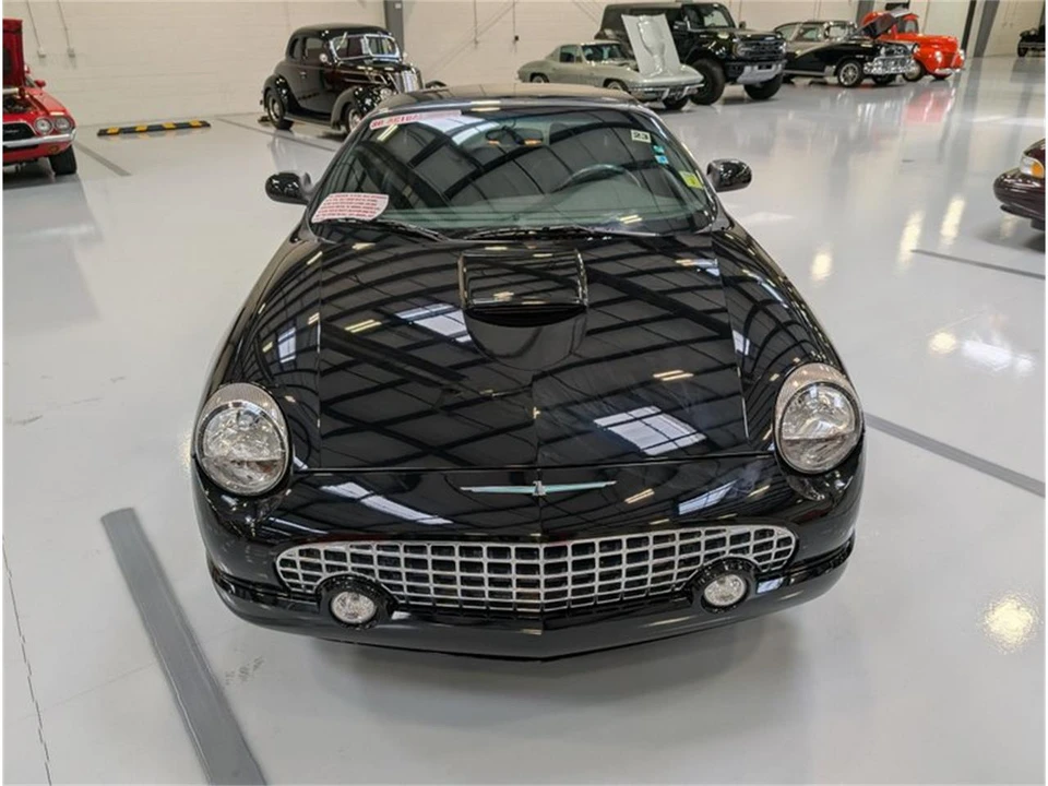 2002 Ford Thunderbird 11th Gen - Image 4 of 16