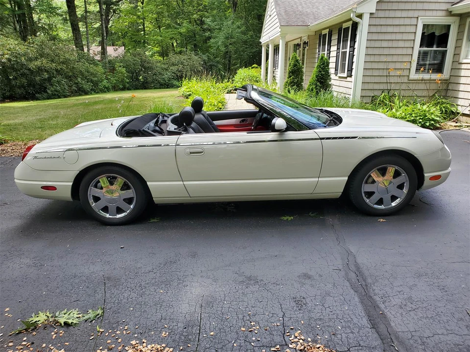 2002 Ford Thunderbird 11th Gen - Image 2 of 18