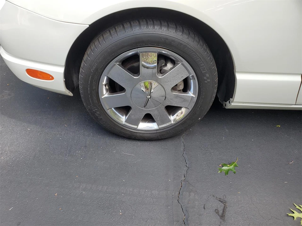 2002 Ford Thunderbird 11th Gen - Image 7 of 18