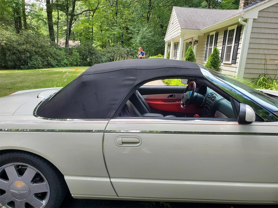 2002 Ford Thunderbird 11th Gen - Image 17 of 18