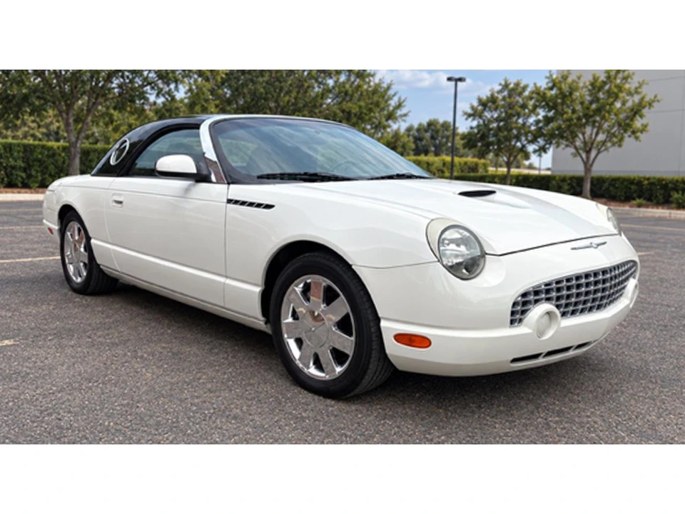 2002 Ford Thunderbird 11th Gen - Image 2 of 8
