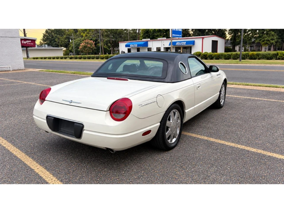 2002 Ford Thunderbird 11th Gen - Image 4 of 8