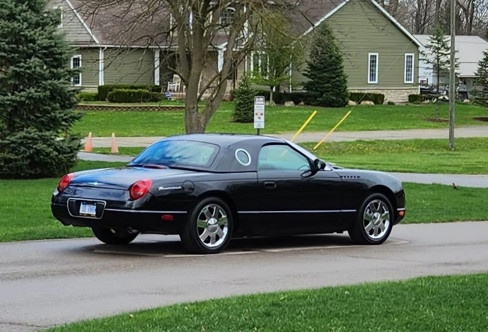 2002 Ford Thunderbird 10th Gen - Image 3 of 5