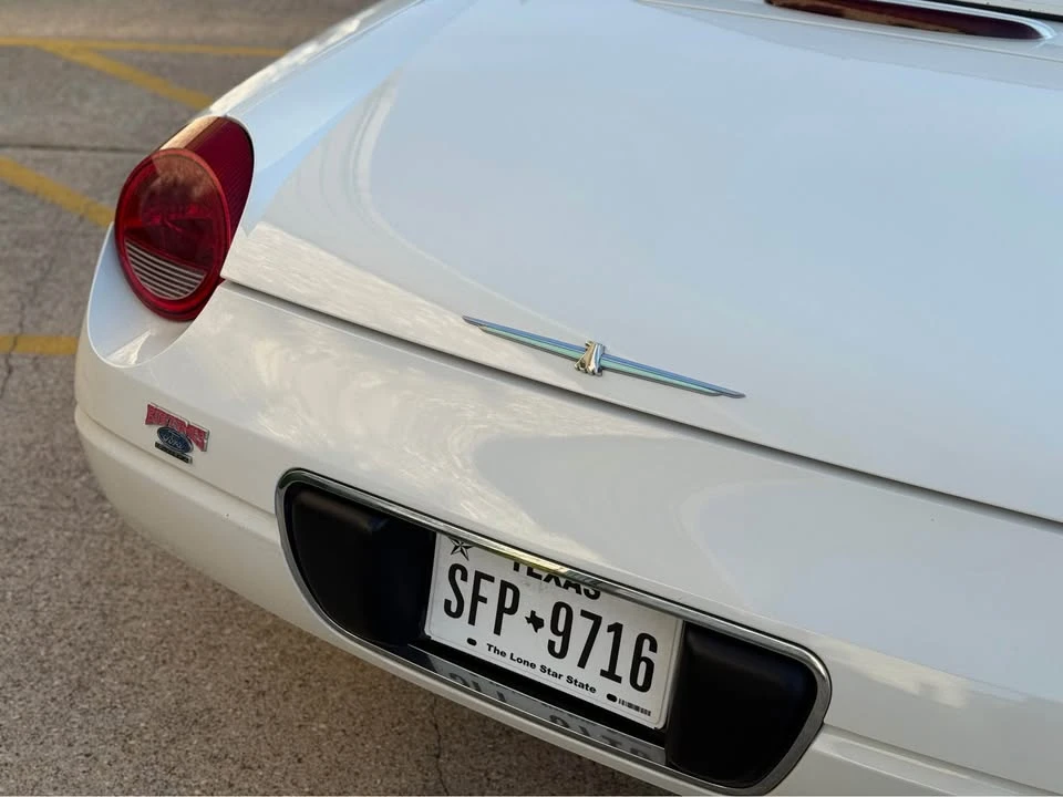 2002 Ford Thunderbird 11th Gen - Image 15 of 20