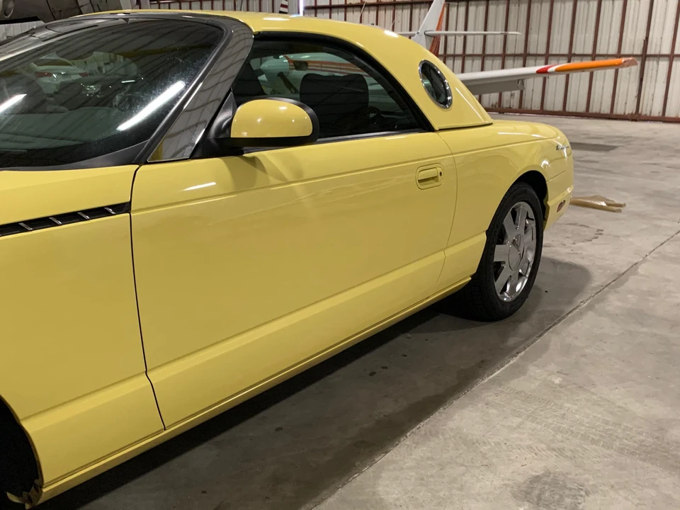2002 Ford Thunderbird 11th Gen - Image 19 of 31