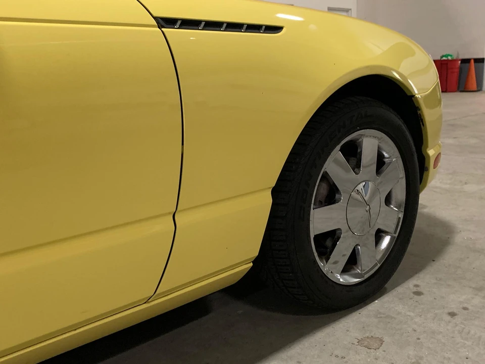 2002 Ford Thunderbird 11th Gen - Image 26 of 31