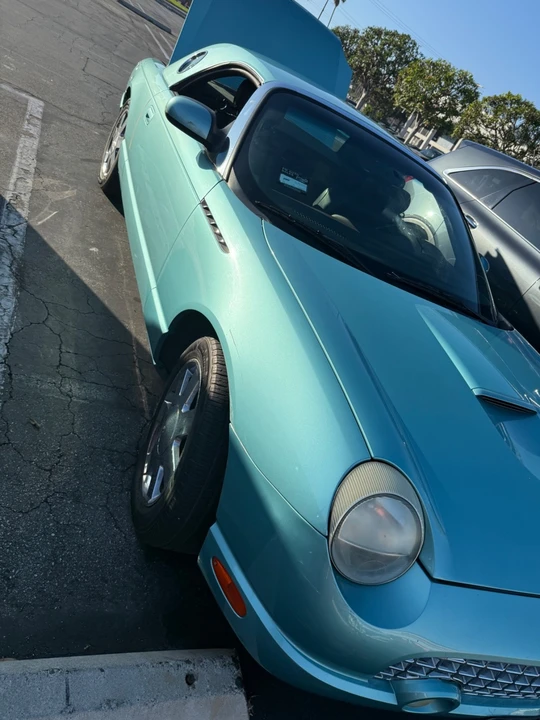 2002 Ford Thunderbird 10th Gen - Image 9 of 13