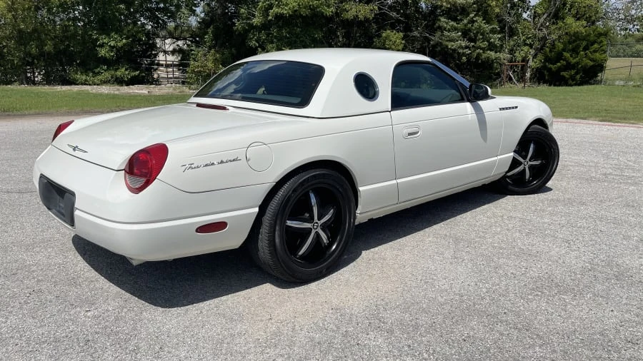 2002 Ford Thunderbird 11th Gen - Image 10 of 23