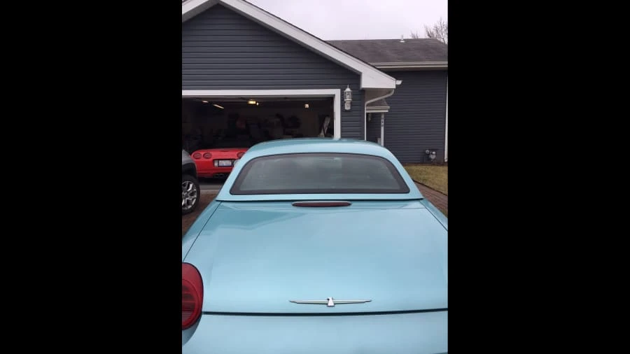 2002 Ford Thunderbird 11th Gen - Image 9 of 11
