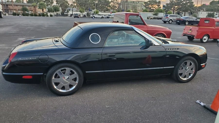 2002 Ford Thunderbird 11th Gen - Image 11 of 13
