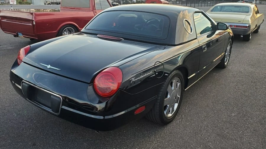 2002 Ford Thunderbird 11th Gen - Image 10 of 13