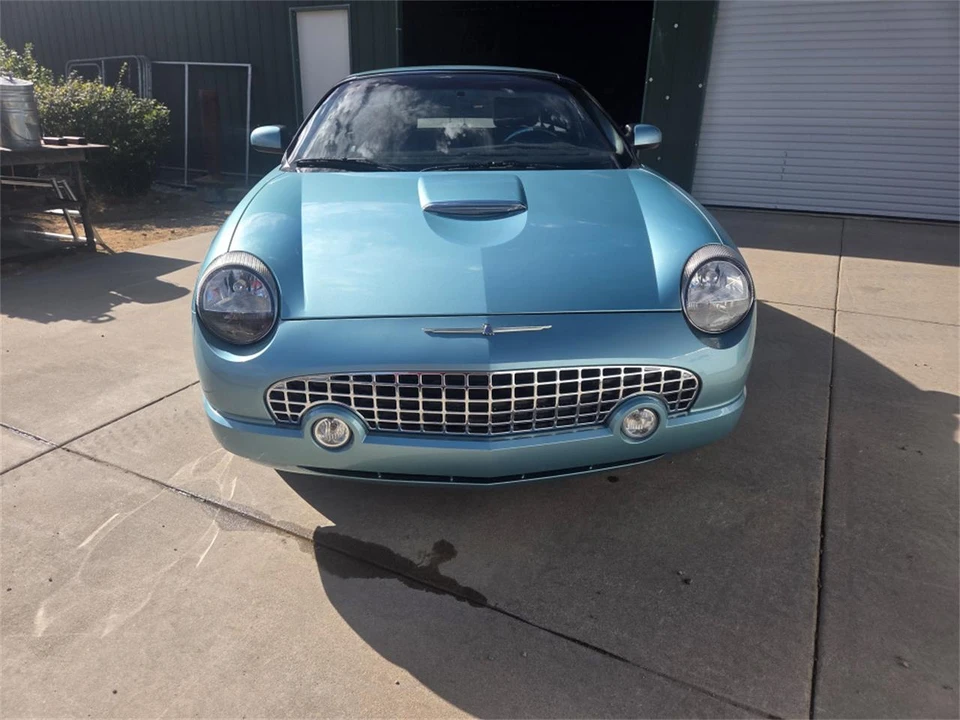 2002 Ford Thunderbird 11th Gen - Image 2 of 12