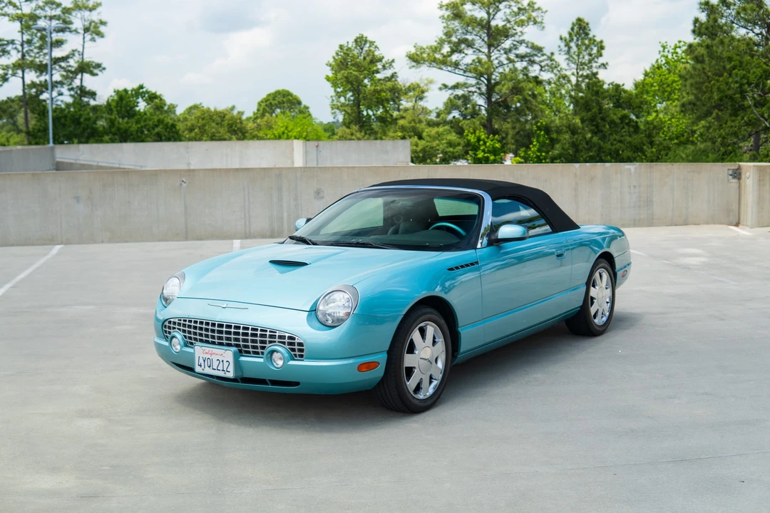 2002 Ford Thunderbird 11th Gen - Image 2 of 31