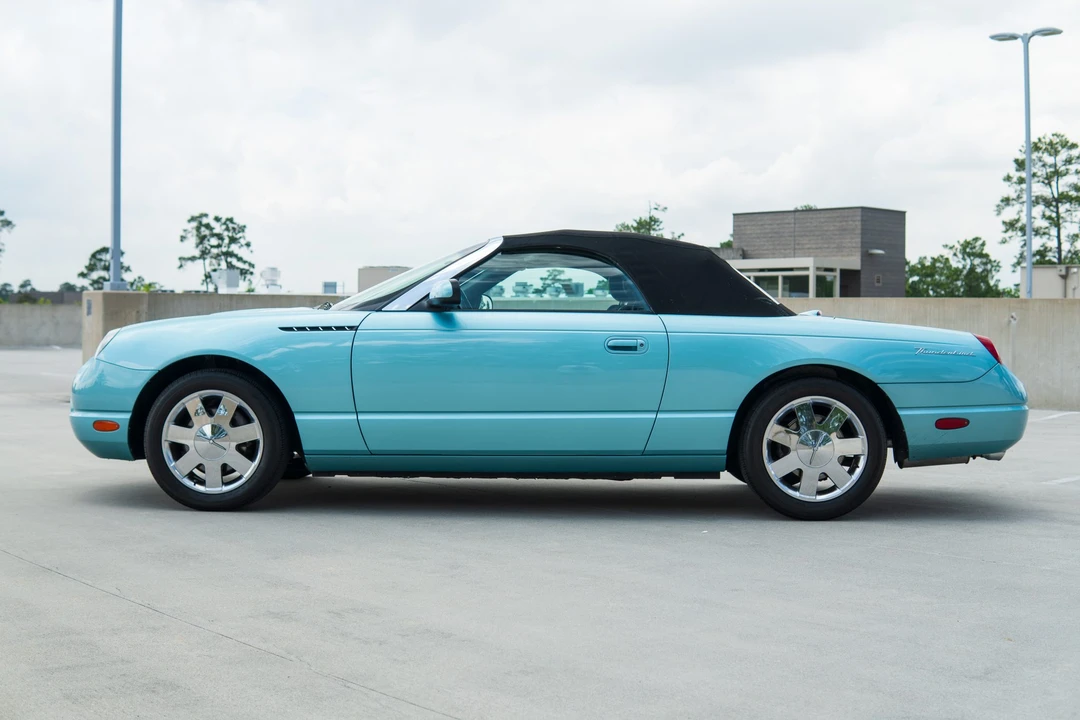 2002 Ford Thunderbird 11th Gen - Image 15 of 31