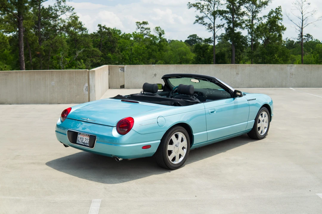 2002 Ford Thunderbird 11th Gen - Image 23 of 31