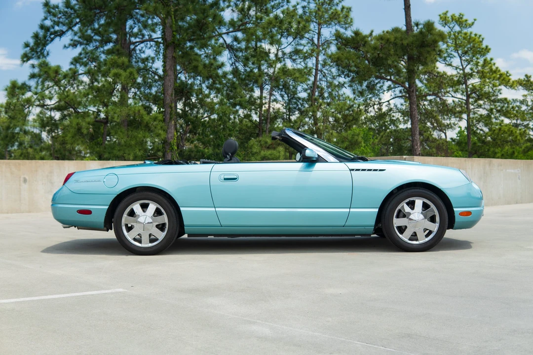 2002 Ford Thunderbird 11th Gen - Image 22 of 31