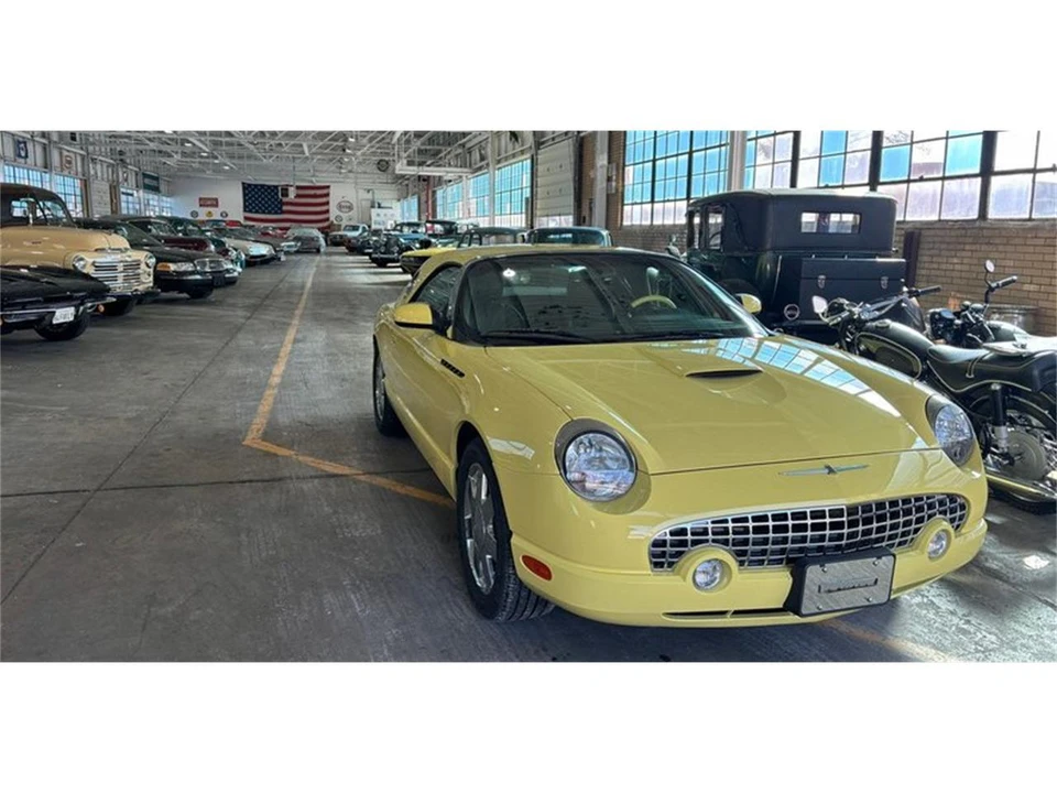 2002 Ford Thunderbird 11th Gen - Image 17 of 31