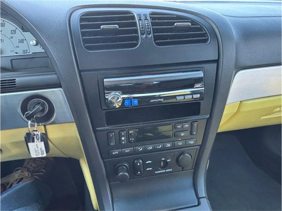 2002 Ford Thunderbird 11th Gen - Image 27 of 31