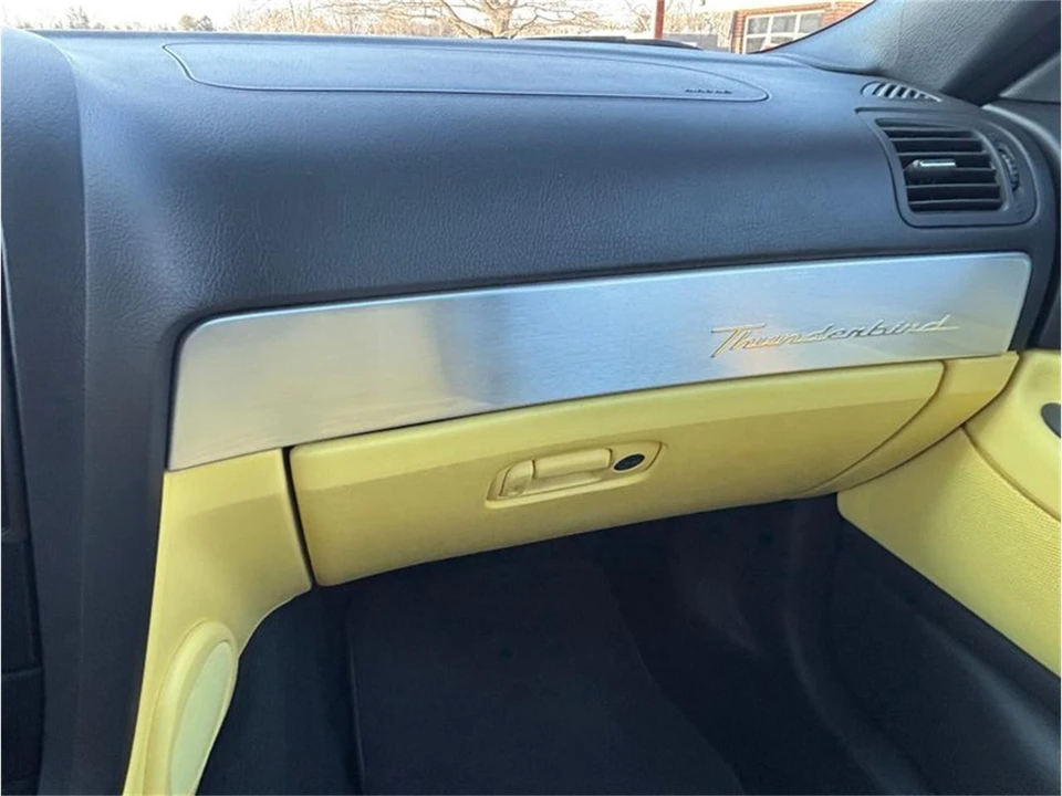 2002 Ford Thunderbird 11th Gen - Image 28 of 31