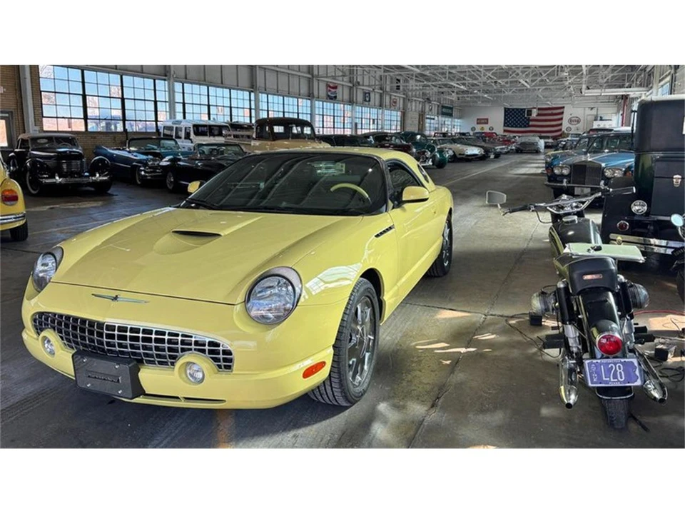 2002 Ford Thunderbird 11th Gen - Image 15 of 31