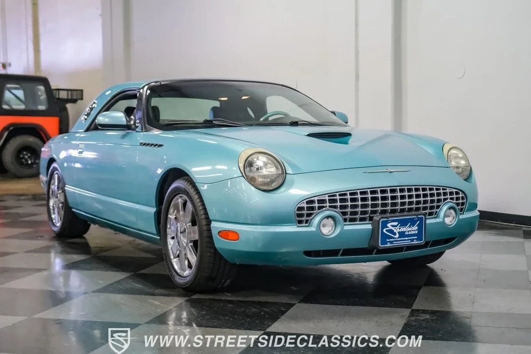 2002 Ford Thunderbird 10th Gen - Image 19 of 21