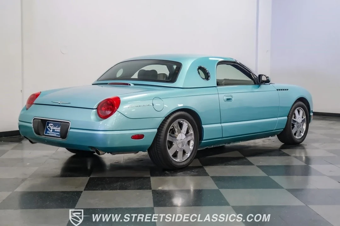 2002 Ford Thunderbird 10th Gen - Image 14 of 21